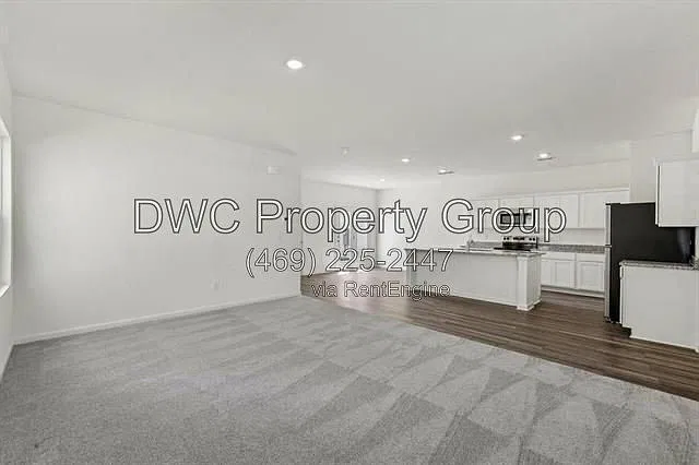 3 bed, 2.5 bath, 2046 sqft, $2,195 — Photo 3