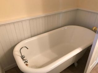 48 W Broad St APT 2, Hopewell, NJ 08525