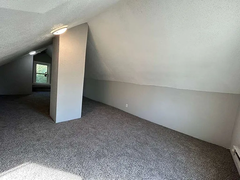1093 E 147th St #2 — Photo 15