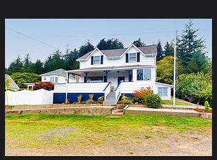 383 Front St, Gardiner, OR 97441