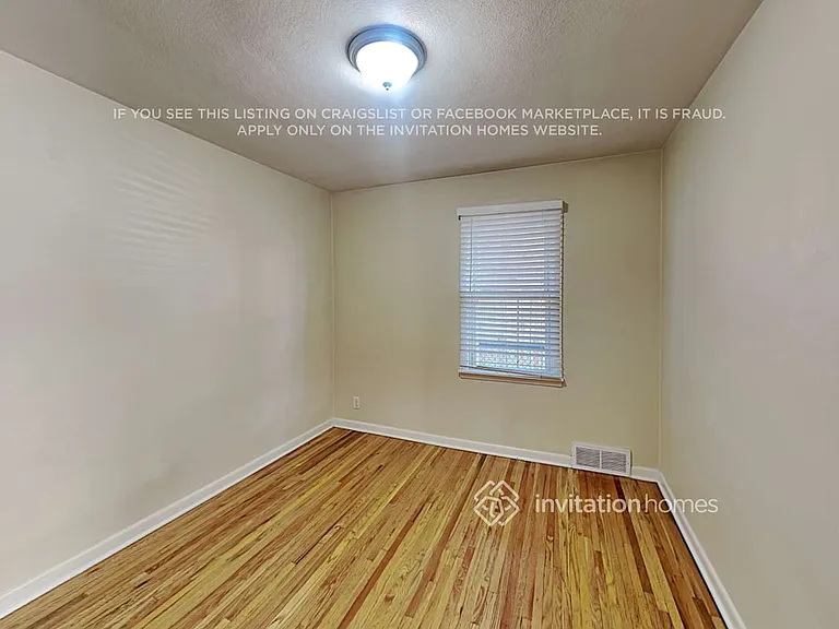 1159 W Marion St — Photo 15
