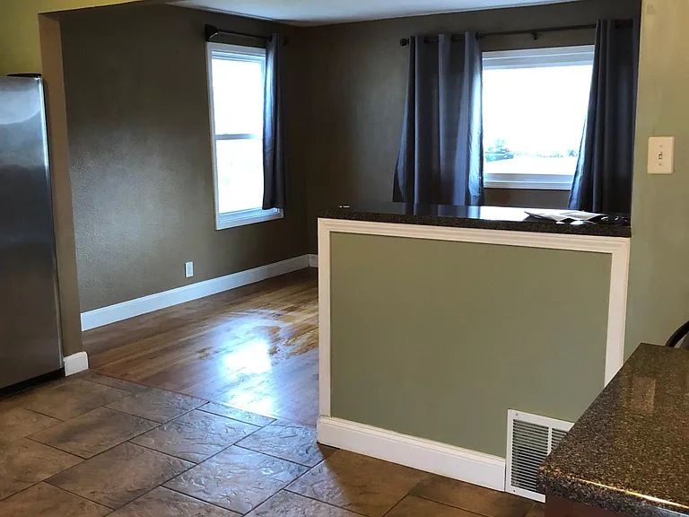 9839 Meadow View Dr — Photo 5