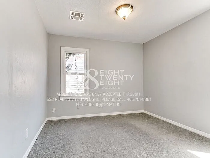 1004 Holly Dr — Photo 29