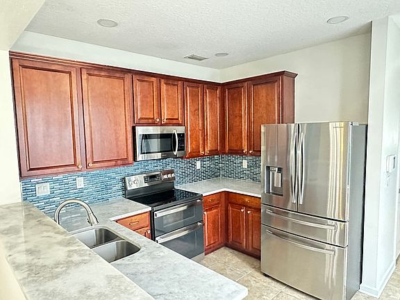 2nd image of 4163 Highwood Dr