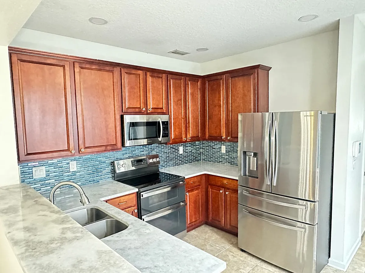 Building Photo - 4163 Highwood Dr