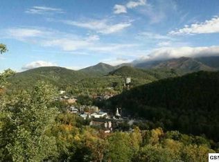 538 Winfield Hgts Rd, Gatlinburg, TN 37738