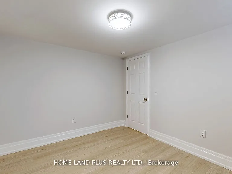 919 Avenue Rd #B — Photo 19