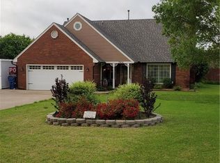 19404 Robert Clark Cir, Harrah, OK 73045