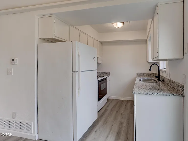 1119 S Saint Louis Ave — Photo 8