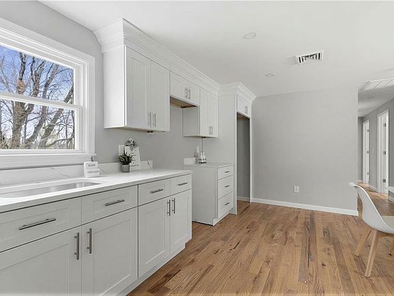5th image of 63 Indian Rd