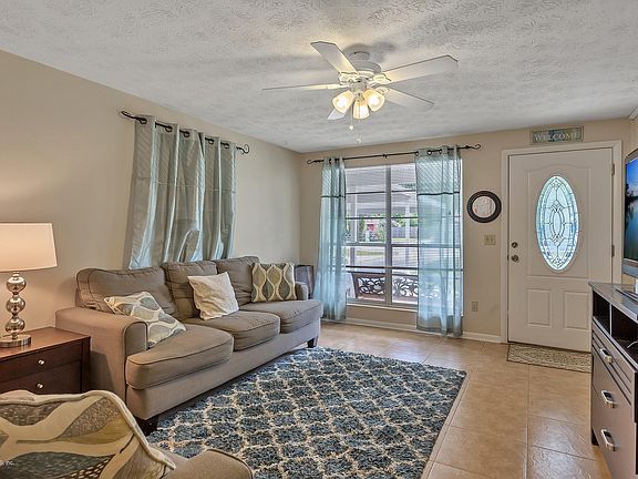 2nd image of 4336 Forest Blvd