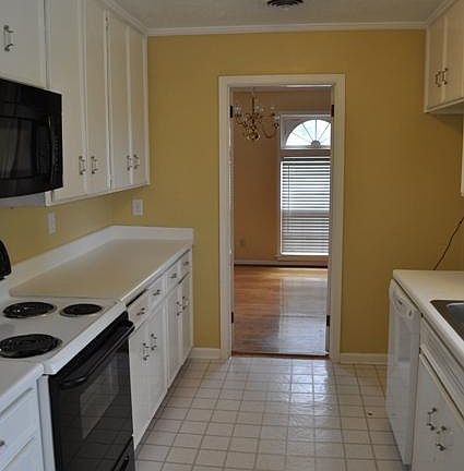 4th image of 2336 Cottingham Dr