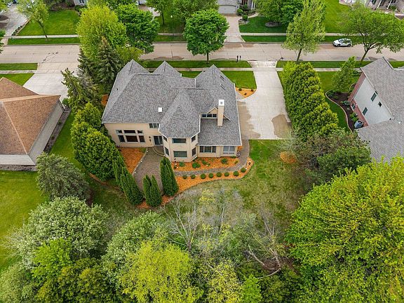 4th image of 424 E Tallgrass Dr