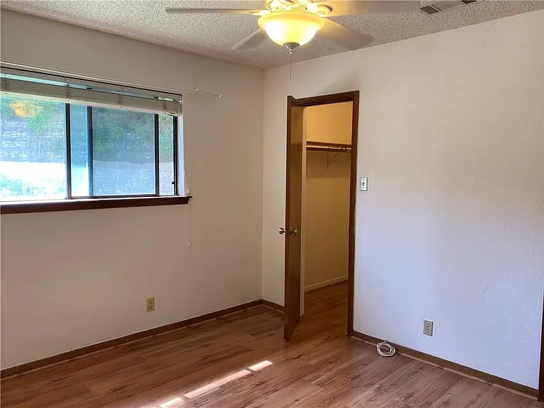 6902 Thorncliffe Dr #A — Photo 12