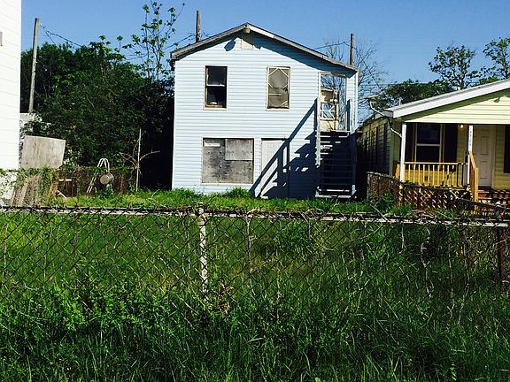 3rd image of 5510 Avenue P 1/2