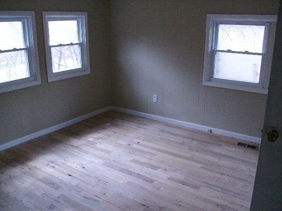 2nd image of 565 Green Gap Shrs
