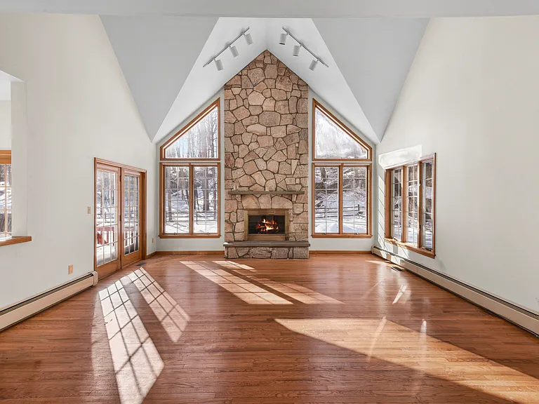 50 Evergreen Row — Photo 3