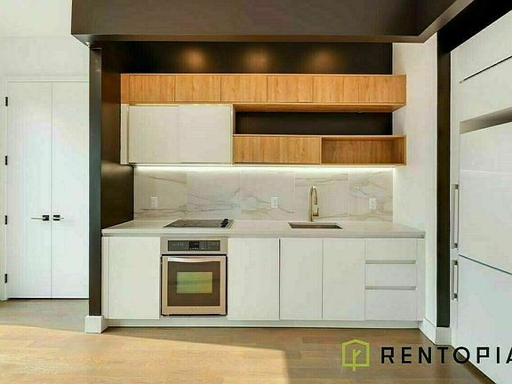 2nd image of 125 Borinquen Pl #746
