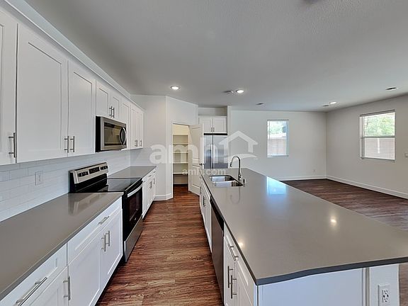 3rd image of 9143 Crocker Point Ct