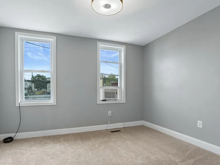 7 S East Ave — Photo 10