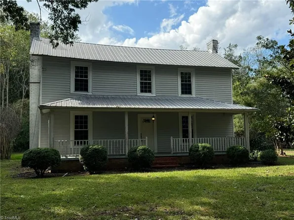 1330 W Ridge St, Ramseur, NC 27316