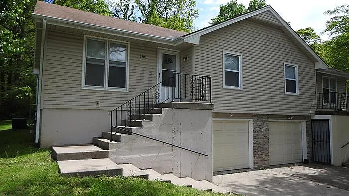 6905 Orchard St — Photo 3