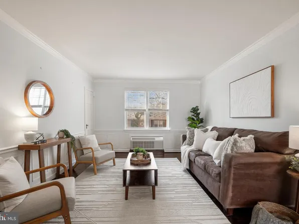 1 Auburn Ct APT B, Alexandria, VA 22305