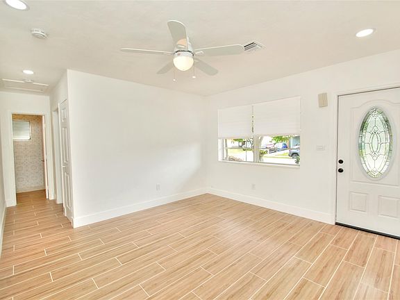 2nd image of 521 NE 45th Court