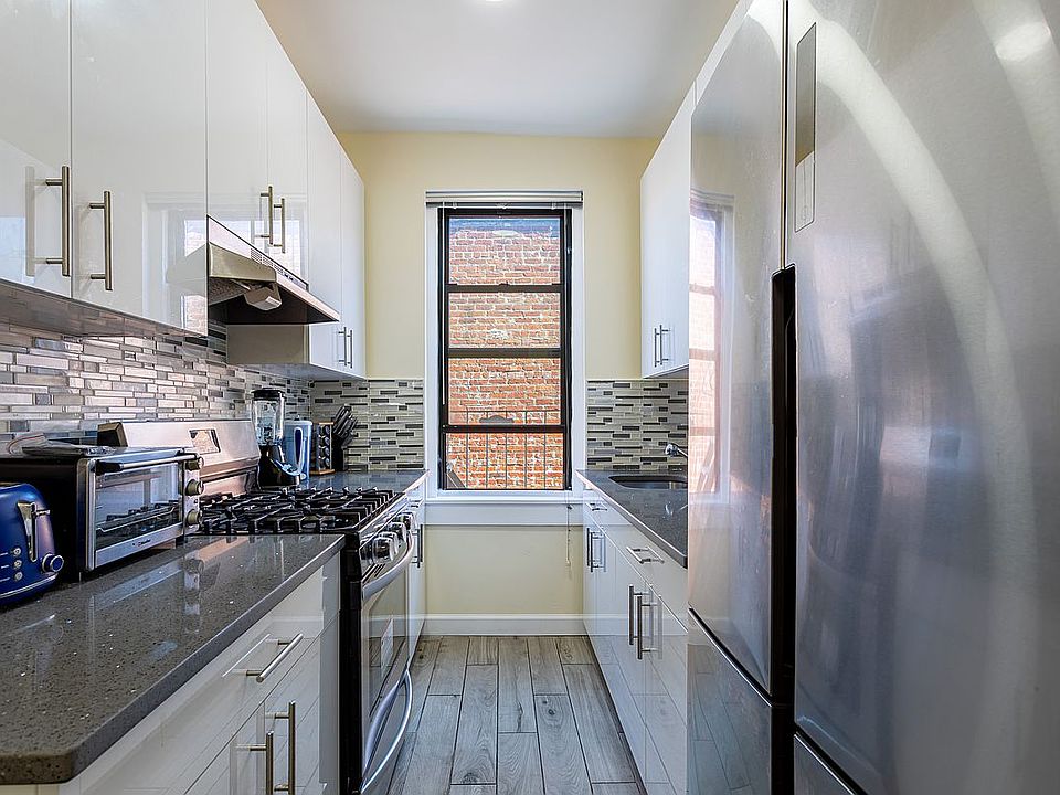 1st image of 313 Brightwater Ct APT 6F