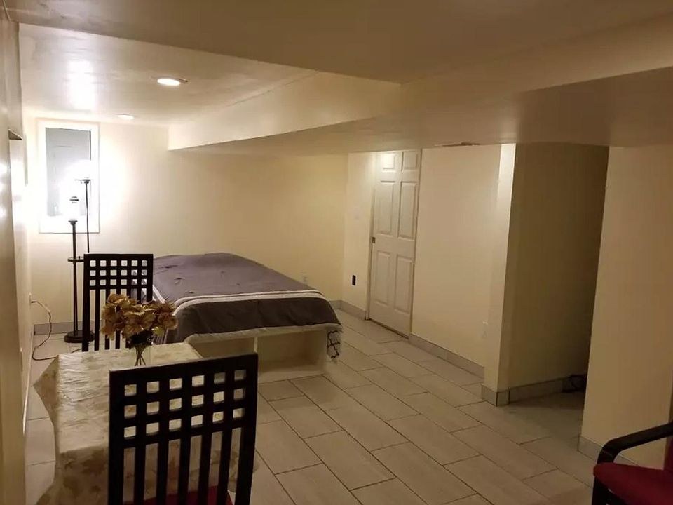 Living and dining room - Basement Studio