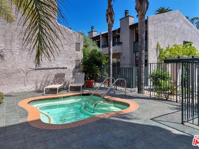 1937 S Beverly Glen Blvd #20 — Photo 18