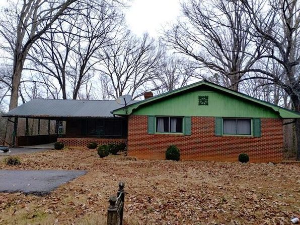 725 Milton Hwy, Ringgold, VA 24586