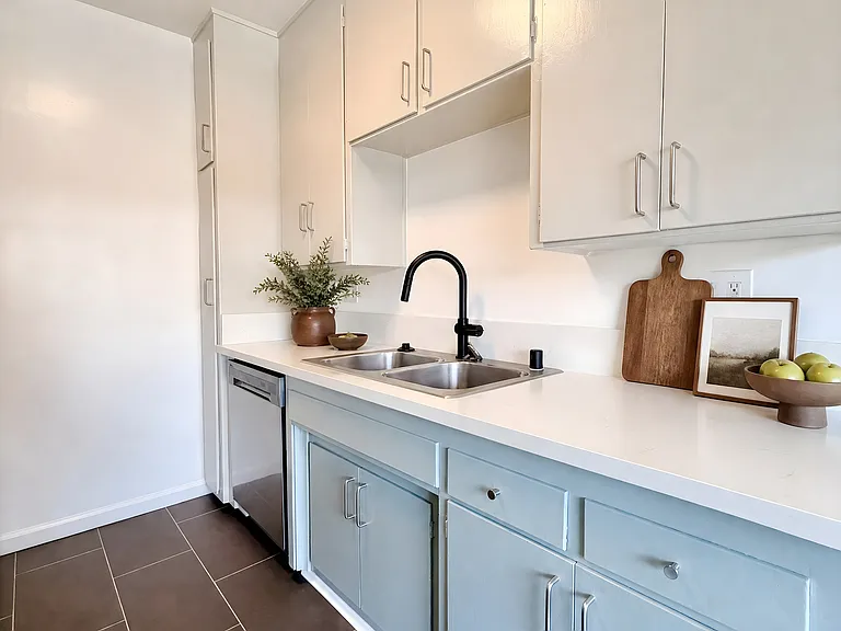 1845 Canyon Dr #12 — Photo 8