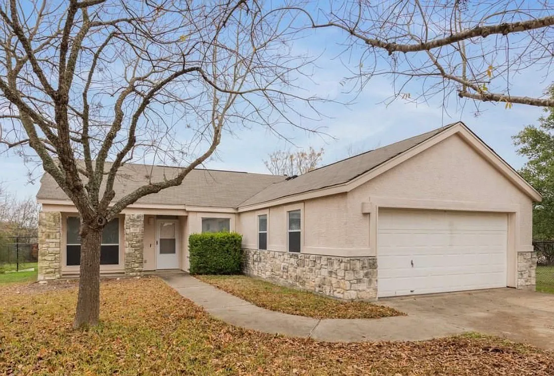 3 bed, 1348 sqft, $1,850 — Photo 2
