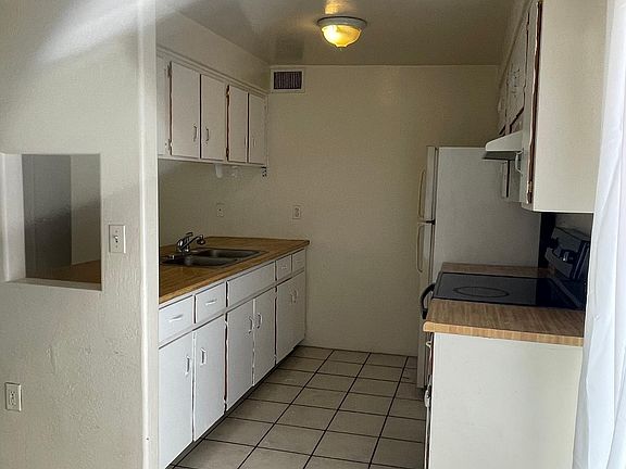 3rd image of 940 N Palo Verde Blvd Unit 3