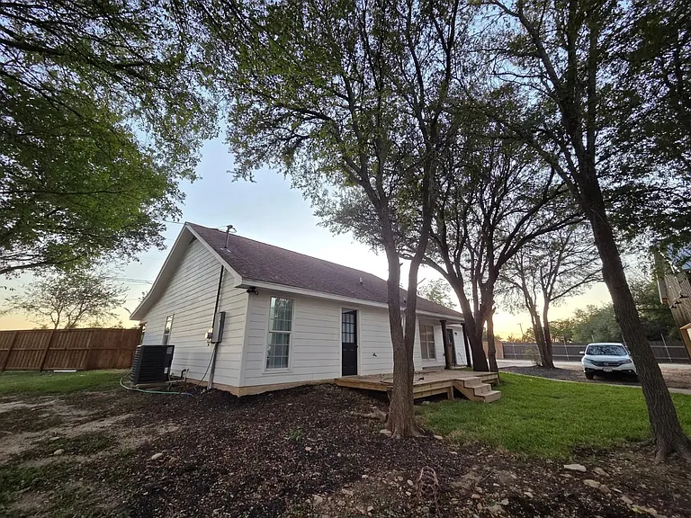 4848 FM 2484 — Photo 3