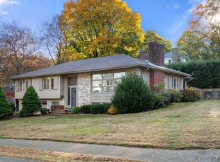 23 Priscilla Cir, Wellesley, MA 02481