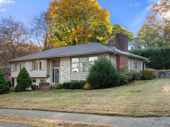 23 Priscilla Cir, Wellesley, MA 02481