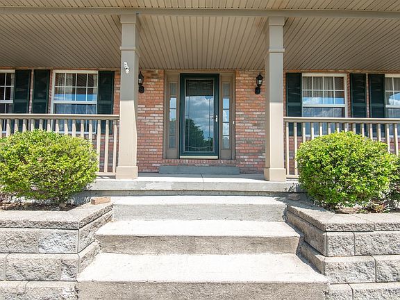3rd image of 7492 Providence Woods Ct
