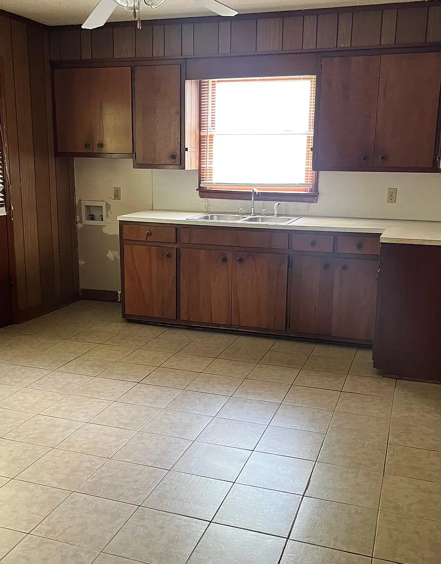 2 bed, 850 sqft, $1,100 — Photo 3