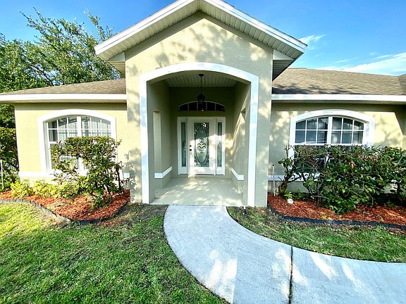 4th image of 1301 Creekview Ct