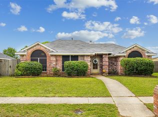 2516 Buck Dr, Mesquite, TX 75181