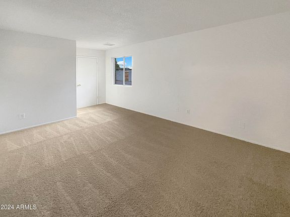 5th image of 619 N PIONEER Circle