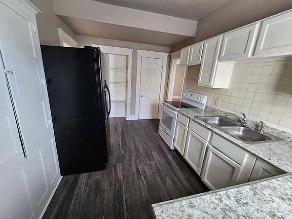 4th image of 1404 8th St APT B