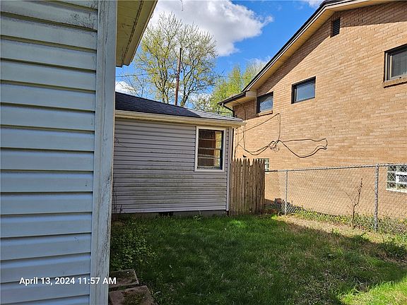 2nd image of 437 Leslie St
