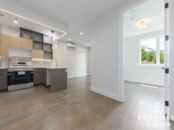 1692 Pacific Street image 2 of 18