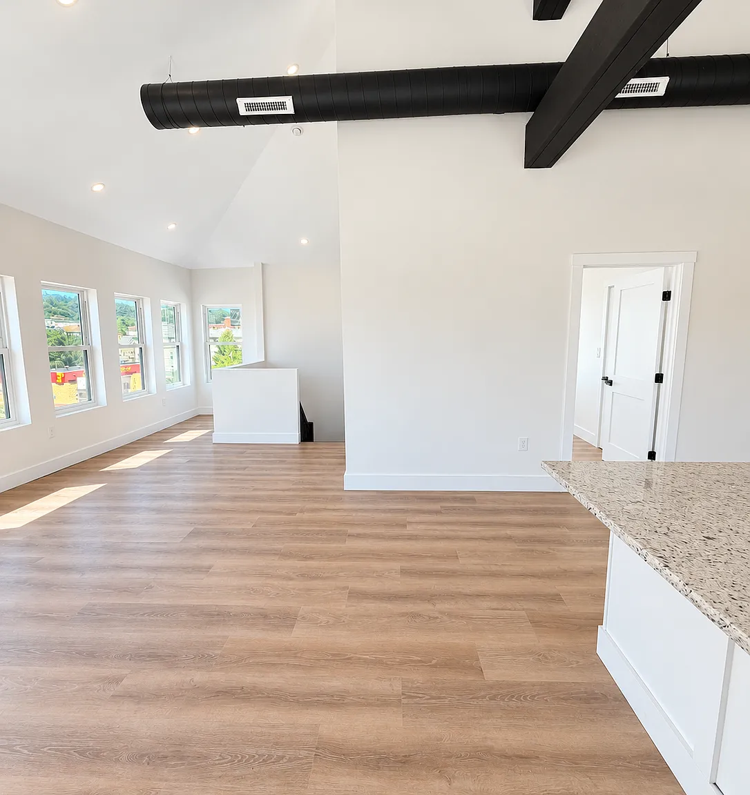 4 bed, 1400 sqft, $3,250 — Photo 4