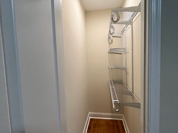 5th image of 1124 W Grace St #9