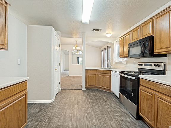 4th image of 6715 Carlsbad Rio