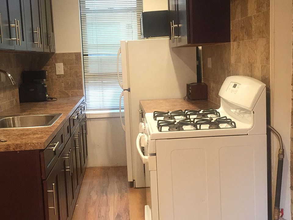 2nd image of 1539 Park Pl APT A1